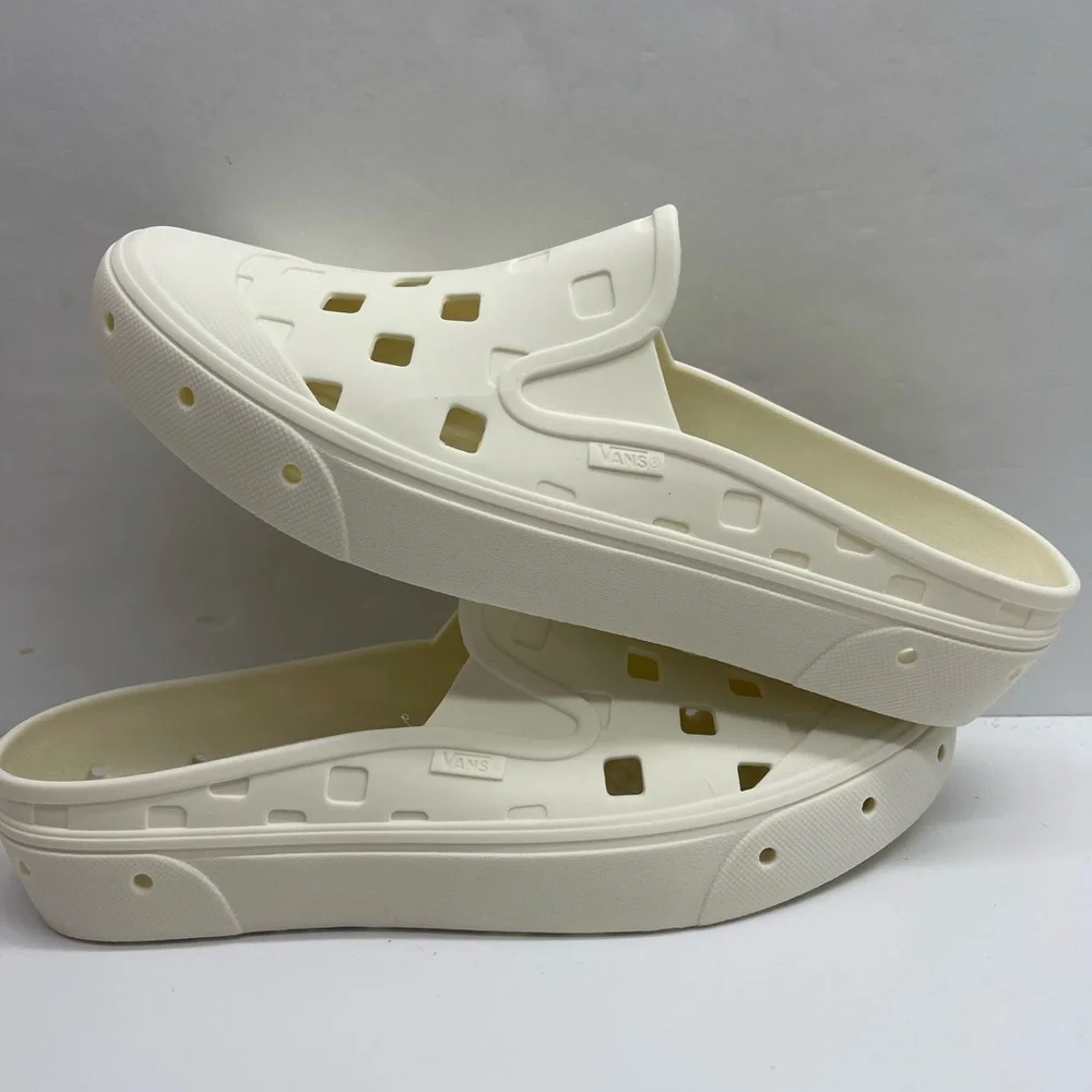 Vans Men’s Slip-On Mule Trk
Marshmallow
VN0005V8FS8 Cream Perforated Mules - Picture 14 of 16